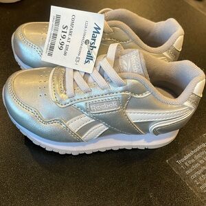 Toddler girls Reebok silver sneakers size 7
